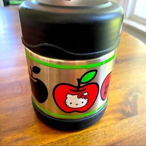 Thermos Hello Kitty  stainless apple design 10 ounce  lunch funtainer